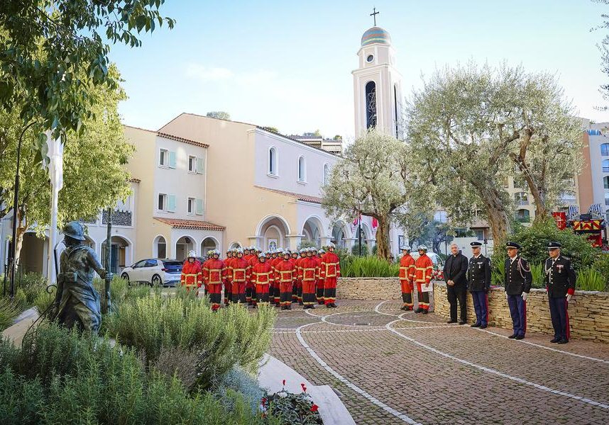 Ceremony pays tribute to firefighters killed in battle